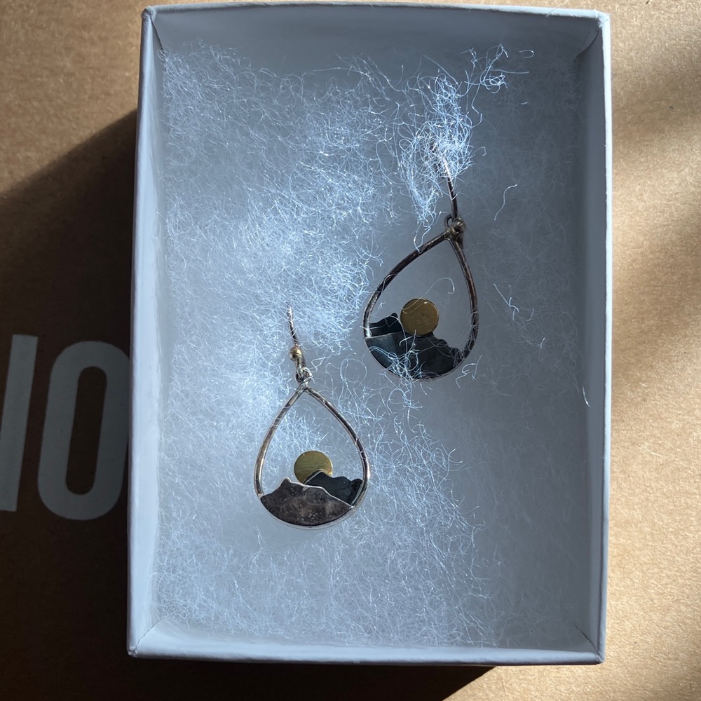 Teardrop Black and Gold Mountain Sun Earrings - Women Jewelry
